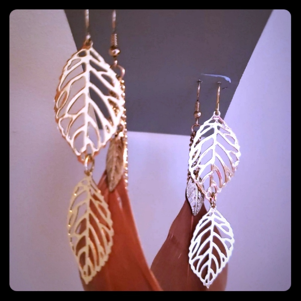 NEW, 4Earrings (2Feather, 2Leaf Dangling Earrings)
